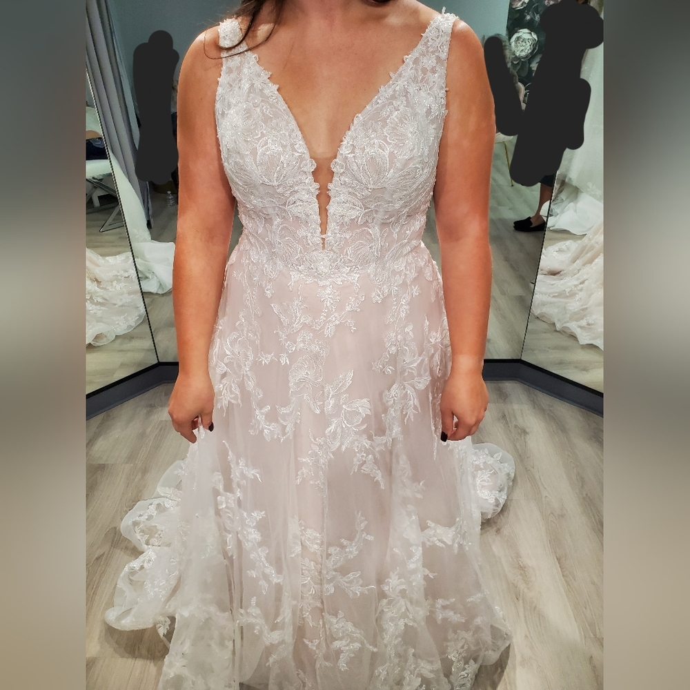 NWT Essence of Australia Wedding Dress